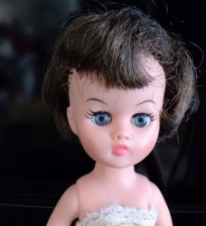 uneeda teen brunette yellow_02